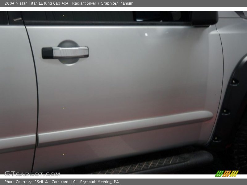 Radiant Silver / Graphite/Titanium 2004 Nissan Titan LE King Cab 4x4