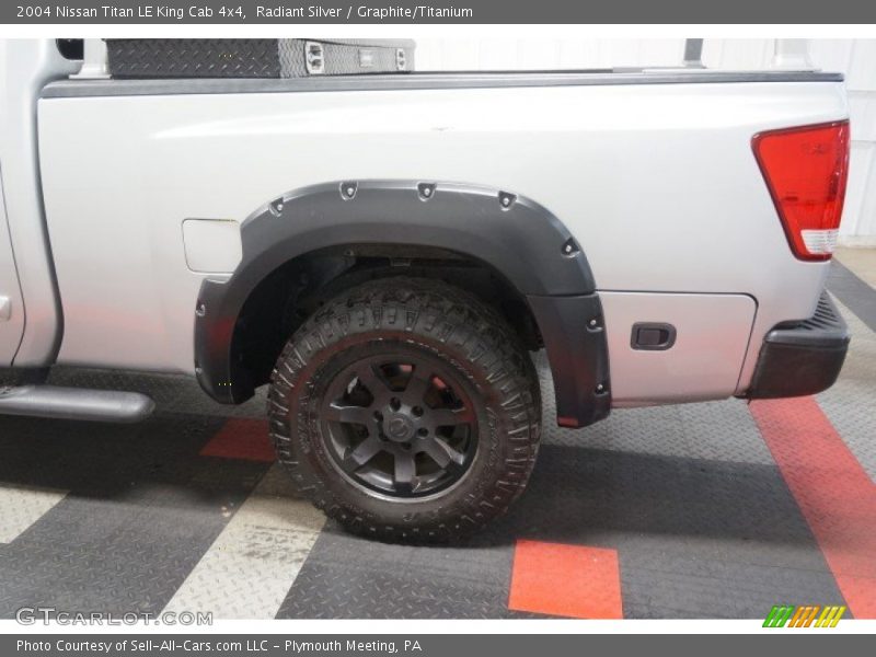 Radiant Silver / Graphite/Titanium 2004 Nissan Titan LE King Cab 4x4