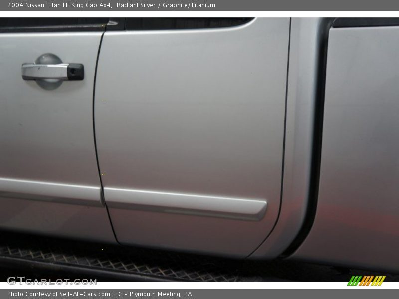 Radiant Silver / Graphite/Titanium 2004 Nissan Titan LE King Cab 4x4
