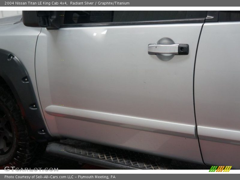 Radiant Silver / Graphite/Titanium 2004 Nissan Titan LE King Cab 4x4