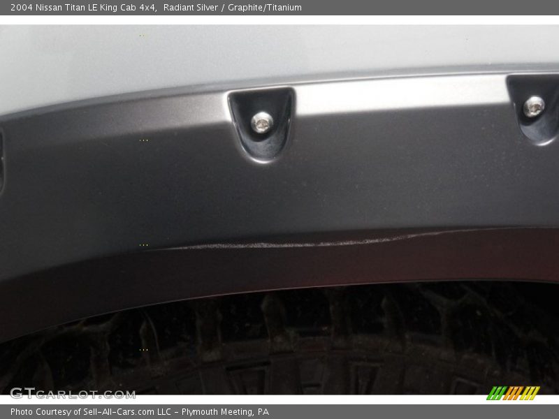 Radiant Silver / Graphite/Titanium 2004 Nissan Titan LE King Cab 4x4
