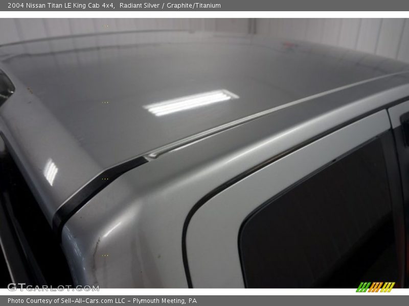 Radiant Silver / Graphite/Titanium 2004 Nissan Titan LE King Cab 4x4