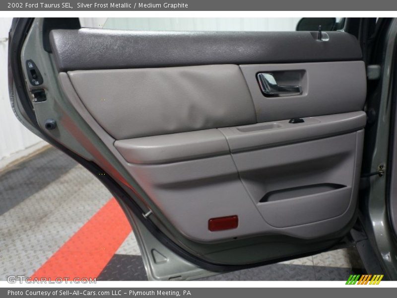 Silver Frost Metallic / Medium Graphite 2002 Ford Taurus SEL