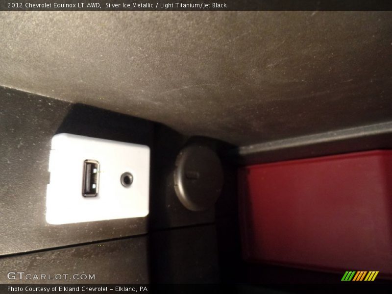 Silver Ice Metallic / Light Titanium/Jet Black 2012 Chevrolet Equinox LT AWD