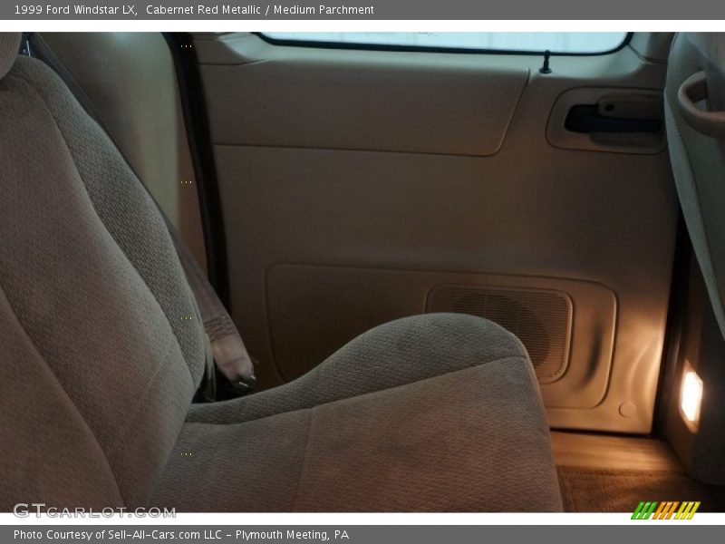 Cabernet Red Metallic / Medium Parchment 1999 Ford Windstar LX