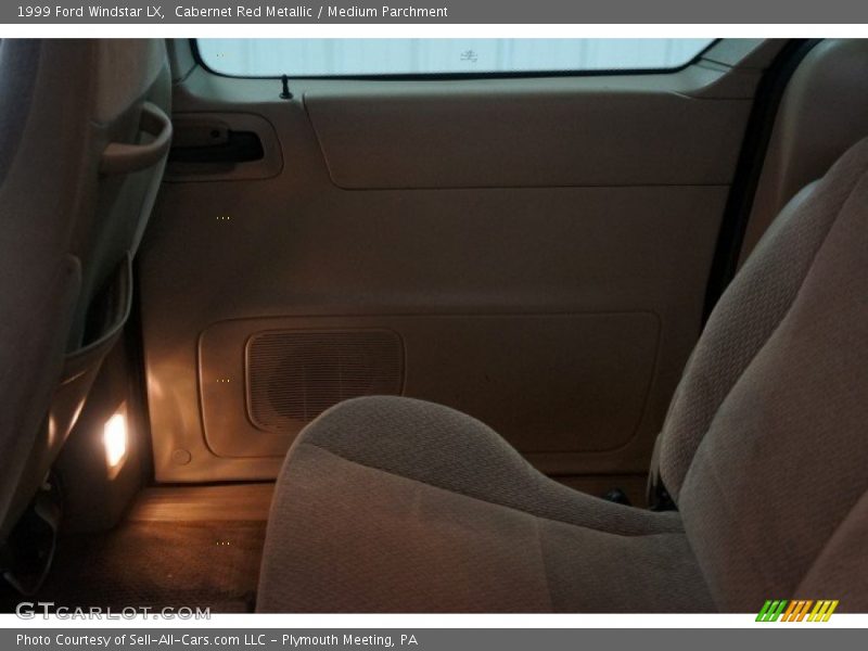 Cabernet Red Metallic / Medium Parchment 1999 Ford Windstar LX