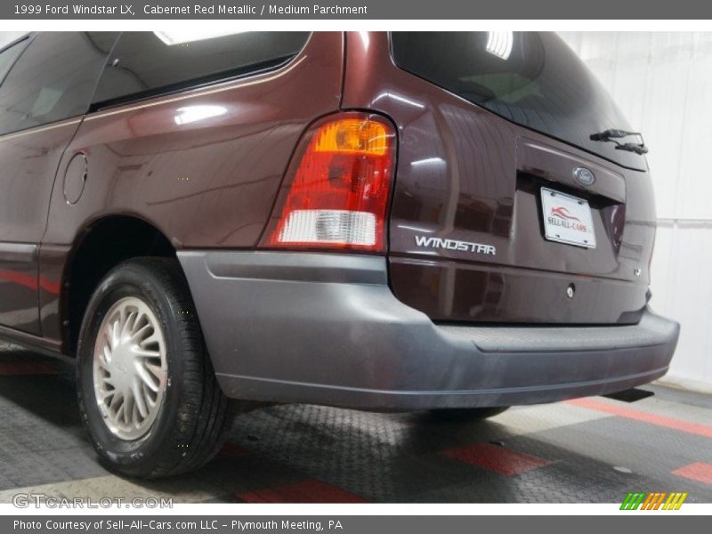 Cabernet Red Metallic / Medium Parchment 1999 Ford Windstar LX