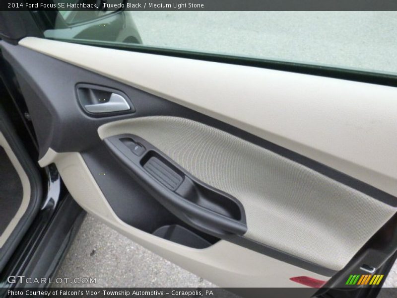 Tuxedo Black / Medium Light Stone 2014 Ford Focus SE Hatchback
