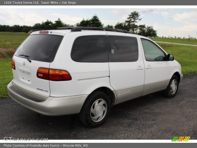 Super White / Oak Beige 1999 Toyota Sienna XLE