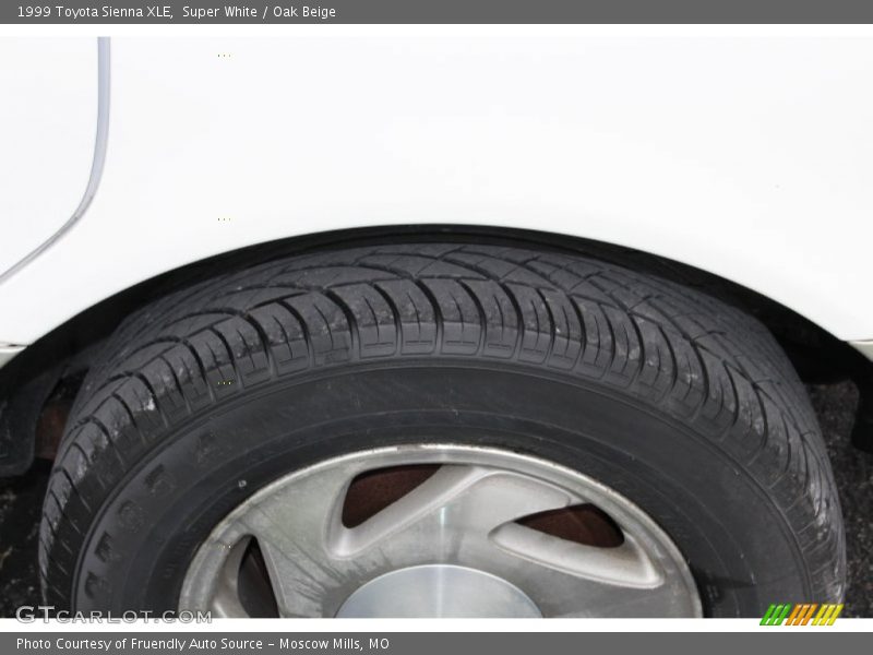 Super White / Oak Beige 1999 Toyota Sienna XLE