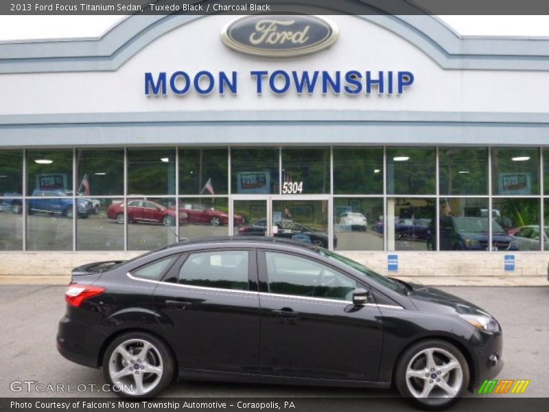 Tuxedo Black / Charcoal Black 2013 Ford Focus Titanium Sedan