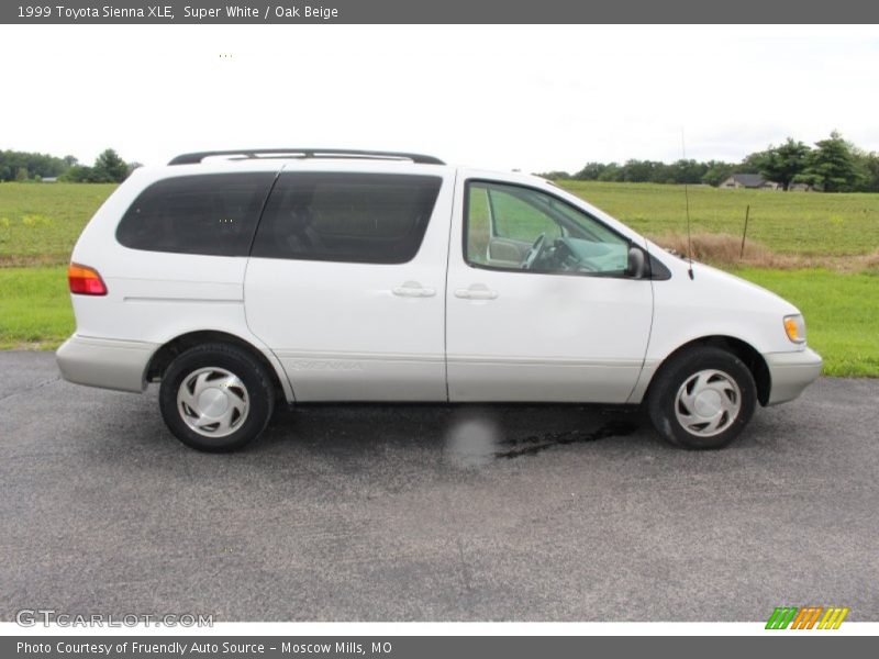 Super White / Oak Beige 1999 Toyota Sienna XLE