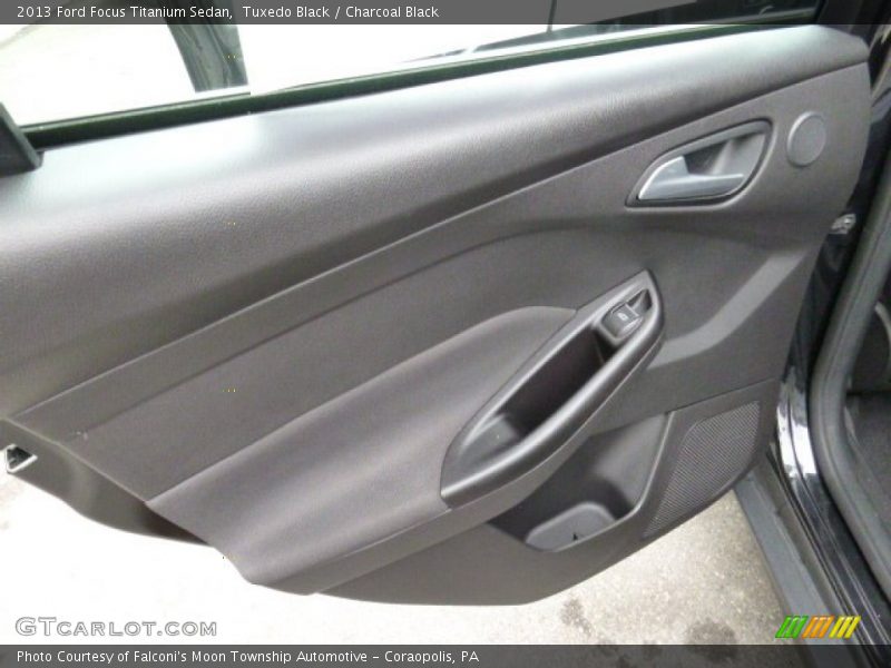 Tuxedo Black / Charcoal Black 2013 Ford Focus Titanium Sedan