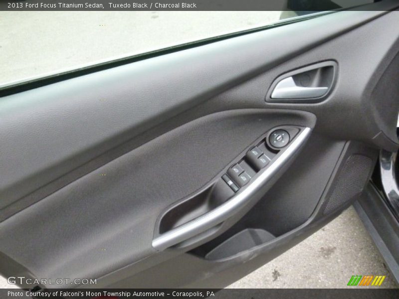 Tuxedo Black / Charcoal Black 2013 Ford Focus Titanium Sedan