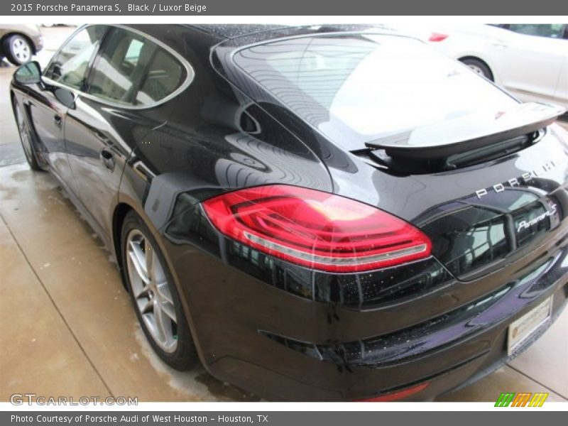 Black / Luxor Beige 2015 Porsche Panamera S