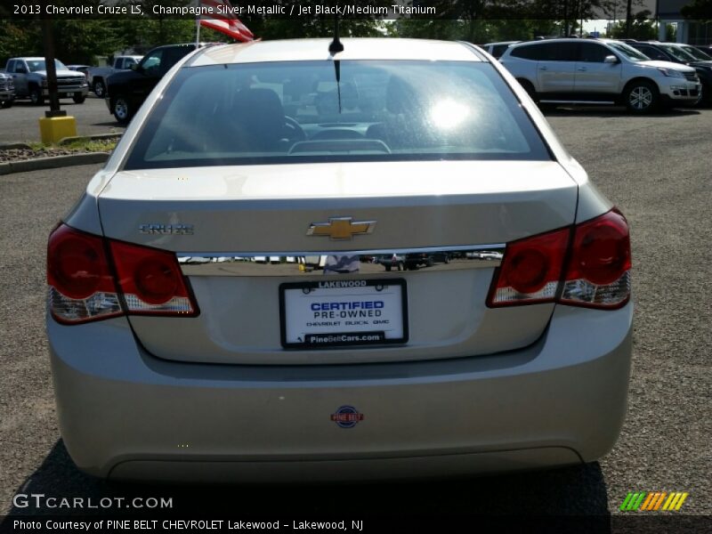 Champagne Silver Metallic / Jet Black/Medium Titanium 2013 Chevrolet Cruze LS