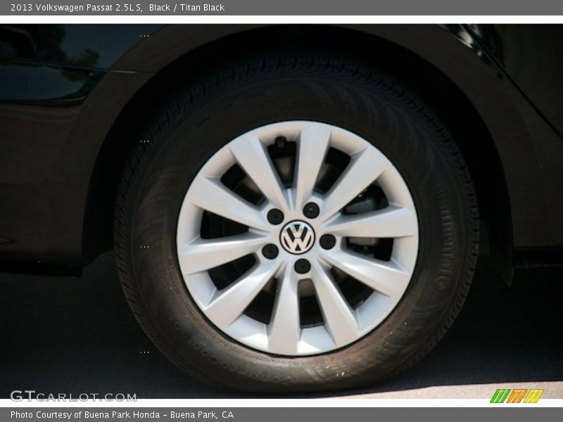 Black / Titan Black 2013 Volkswagen Passat 2.5L S