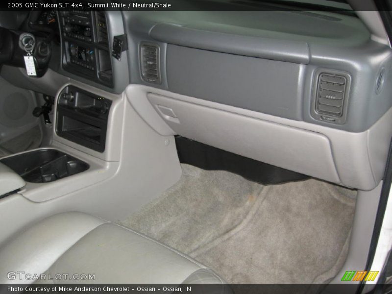 Summit White / Neutral/Shale 2005 GMC Yukon SLT 4x4