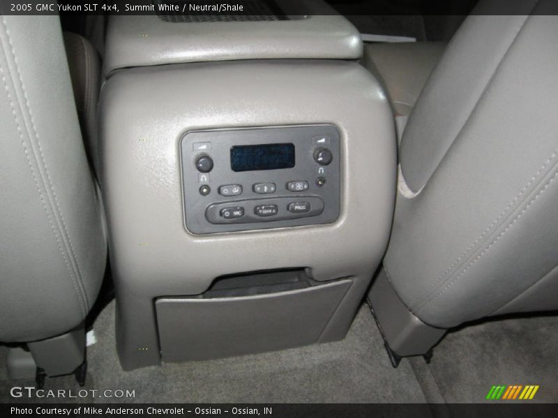 Summit White / Neutral/Shale 2005 GMC Yukon SLT 4x4