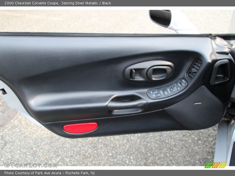 Sebring Silver Metallic / Black 2000 Chevrolet Corvette Coupe