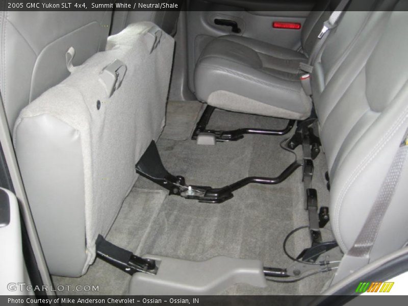 Summit White / Neutral/Shale 2005 GMC Yukon SLT 4x4