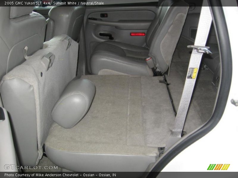 Summit White / Neutral/Shale 2005 GMC Yukon SLT 4x4