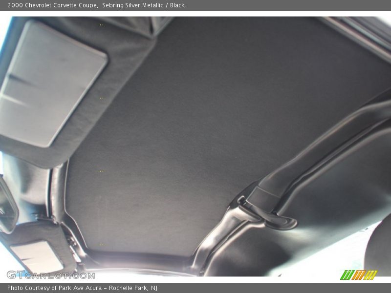 Sebring Silver Metallic / Black 2000 Chevrolet Corvette Coupe