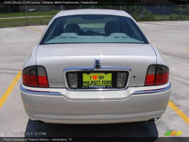 Ceramic White Pearlescent / Shale/Dove 2005 Lincoln LS V6 Luxury