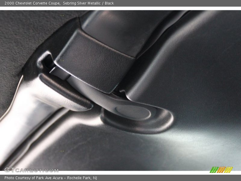Sebring Silver Metallic / Black 2000 Chevrolet Corvette Coupe