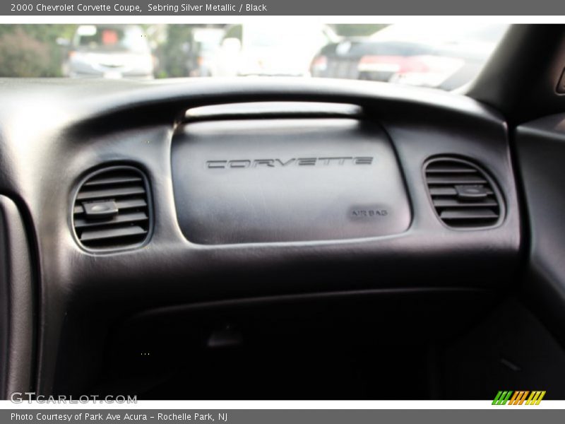 Sebring Silver Metallic / Black 2000 Chevrolet Corvette Coupe