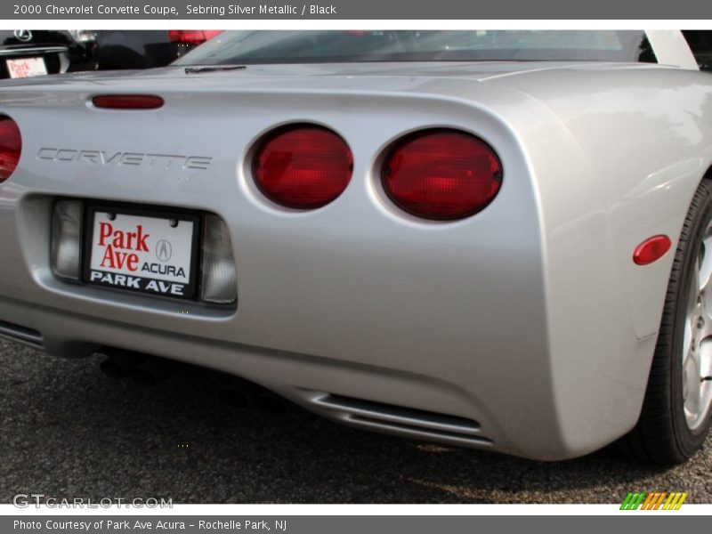 Sebring Silver Metallic / Black 2000 Chevrolet Corvette Coupe