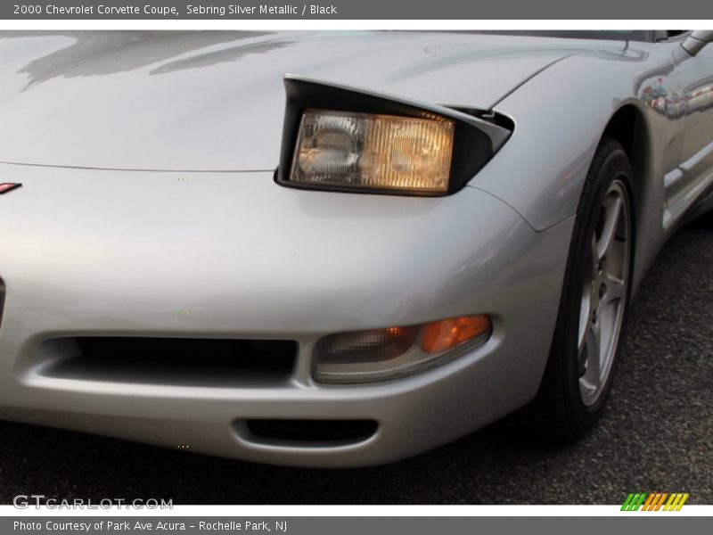 Sebring Silver Metallic / Black 2000 Chevrolet Corvette Coupe