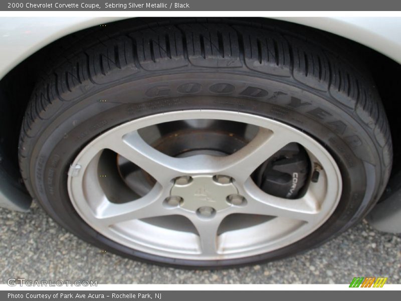 Sebring Silver Metallic / Black 2000 Chevrolet Corvette Coupe