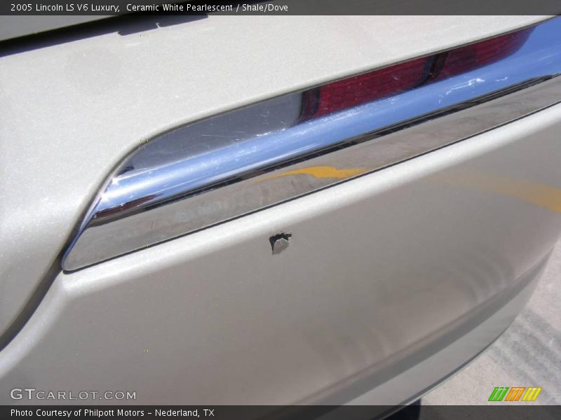 Ceramic White Pearlescent / Shale/Dove 2005 Lincoln LS V6 Luxury