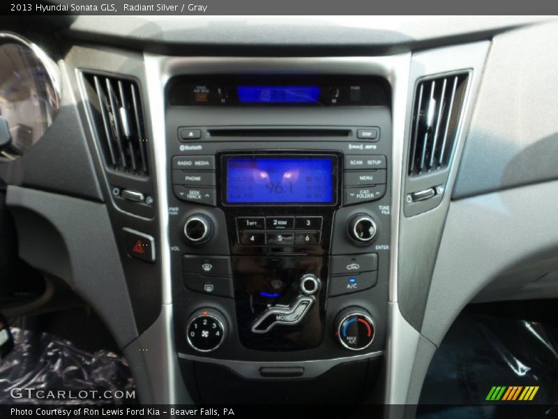 Radiant Silver / Gray 2013 Hyundai Sonata GLS