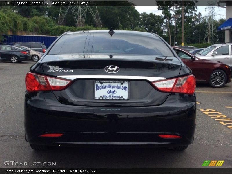 Midnight Black / Gray 2013 Hyundai Sonata GLS