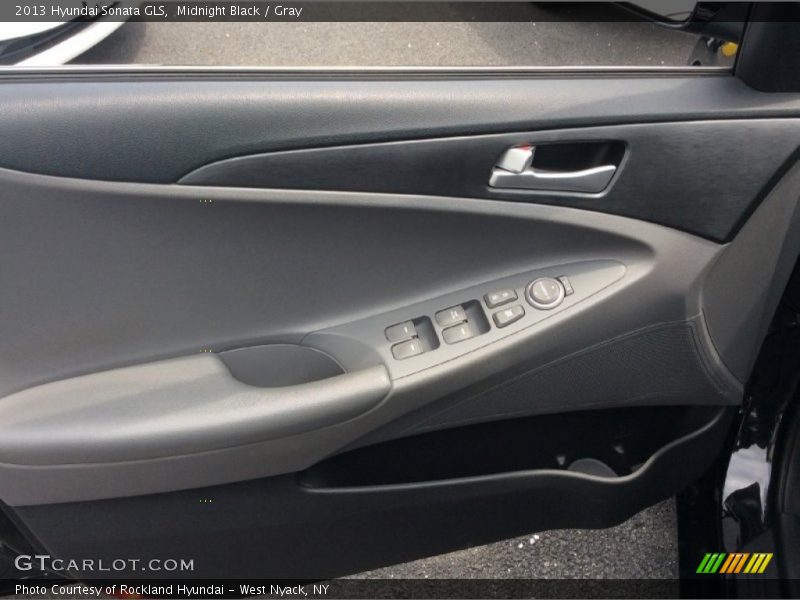 Midnight Black / Gray 2013 Hyundai Sonata GLS