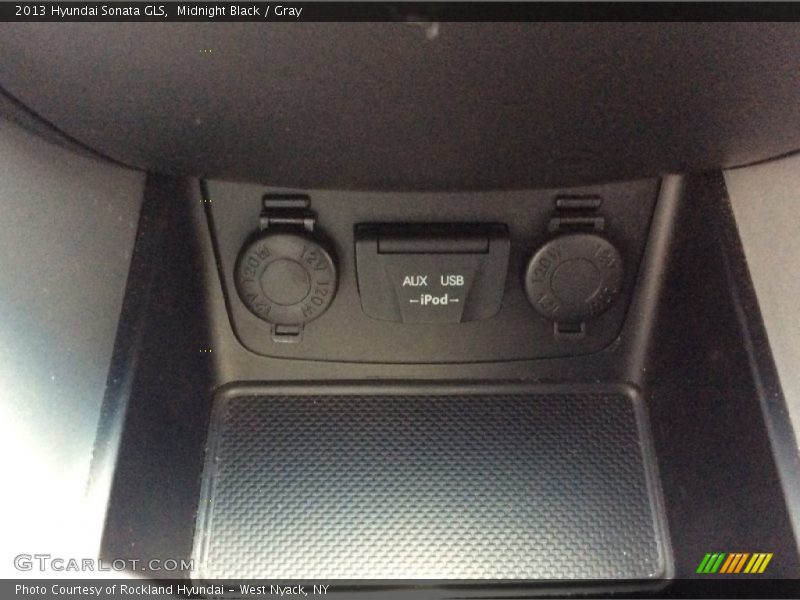 Midnight Black / Gray 2013 Hyundai Sonata GLS