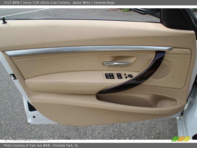 Door Panel of 2015 3 Series 328i xDrive Gran Turismo