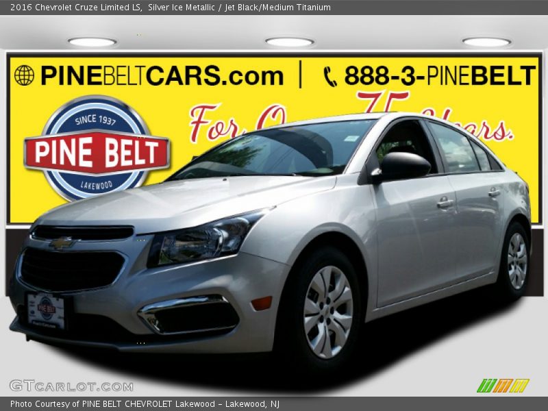 Silver Ice Metallic / Jet Black/Medium Titanium 2016 Chevrolet Cruze Limited LS