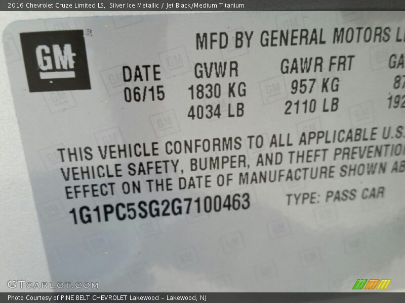 Silver Ice Metallic / Jet Black/Medium Titanium 2016 Chevrolet Cruze Limited LS