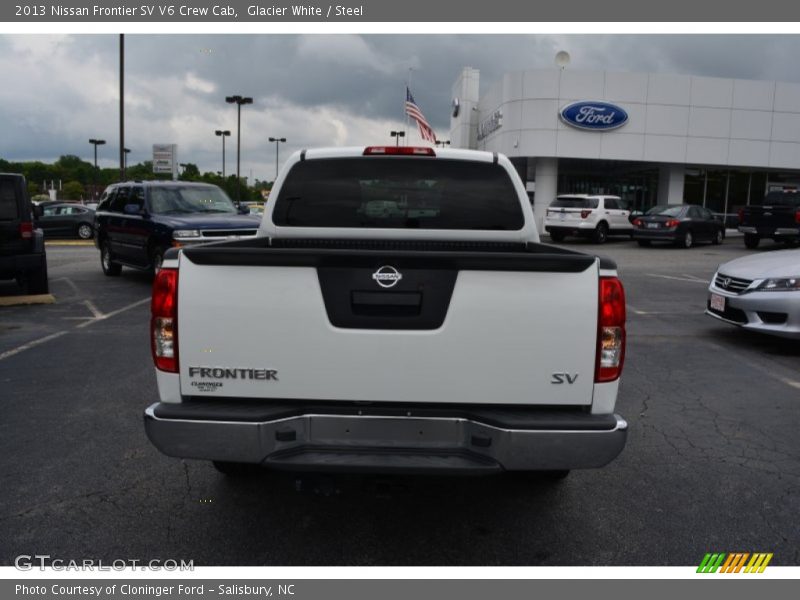 Glacier White / Steel 2013 Nissan Frontier SV V6 Crew Cab