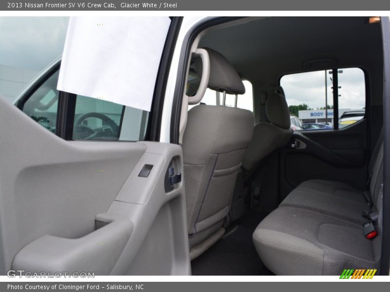 Glacier White / Steel 2013 Nissan Frontier SV V6 Crew Cab