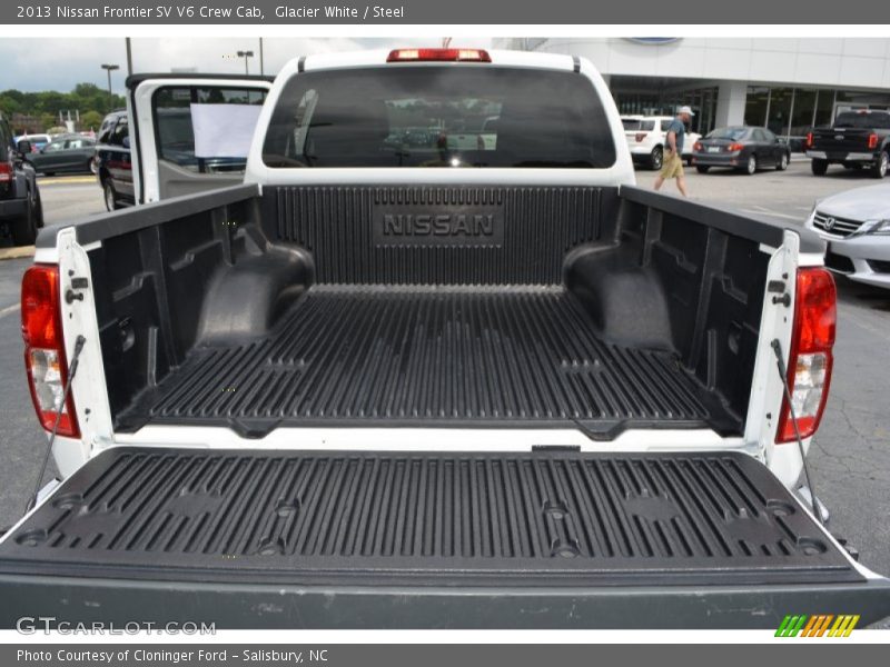 Glacier White / Steel 2013 Nissan Frontier SV V6 Crew Cab