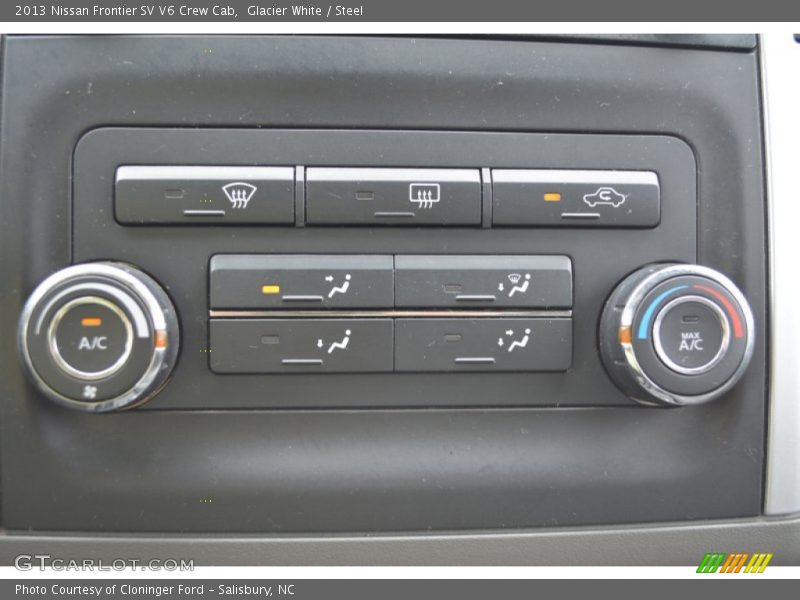 Glacier White / Steel 2013 Nissan Frontier SV V6 Crew Cab
