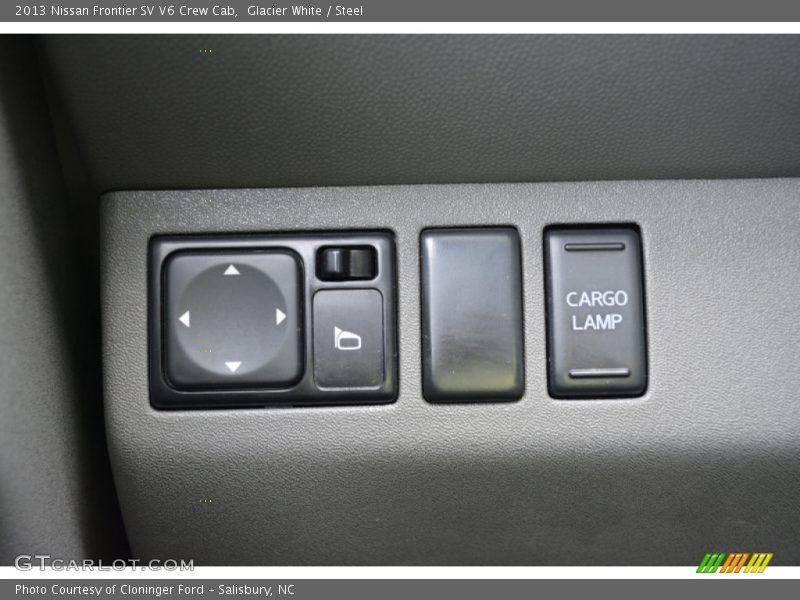 Glacier White / Steel 2013 Nissan Frontier SV V6 Crew Cab