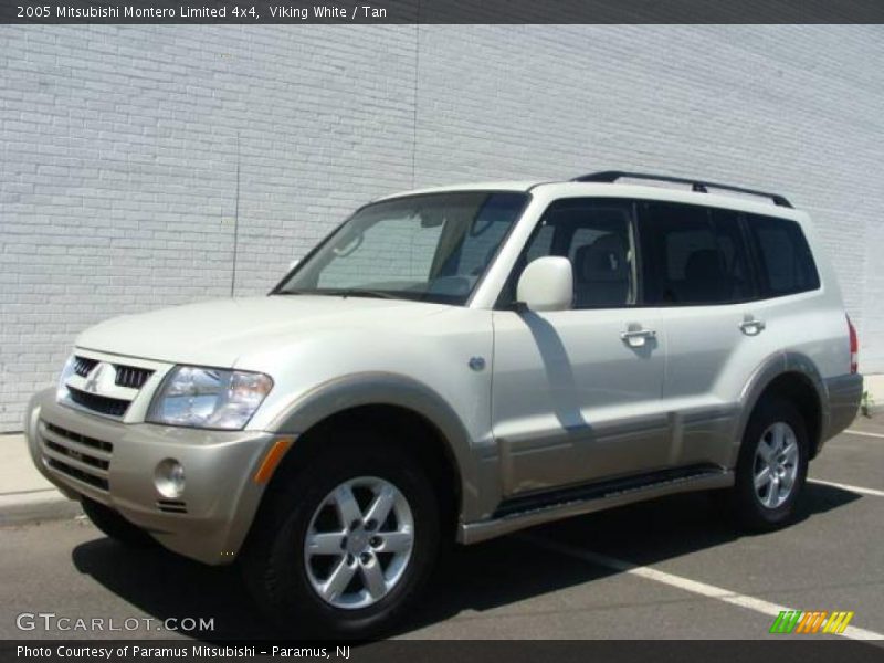 Viking White / Tan 2005 Mitsubishi Montero Limited 4x4
