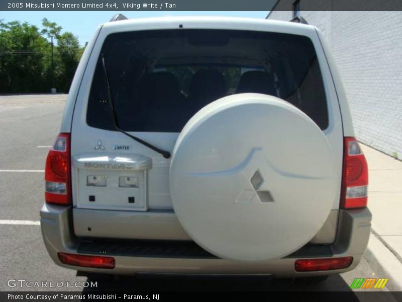 Viking White / Tan 2005 Mitsubishi Montero Limited 4x4