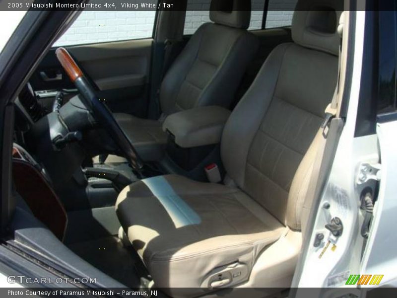 Viking White / Tan 2005 Mitsubishi Montero Limited 4x4