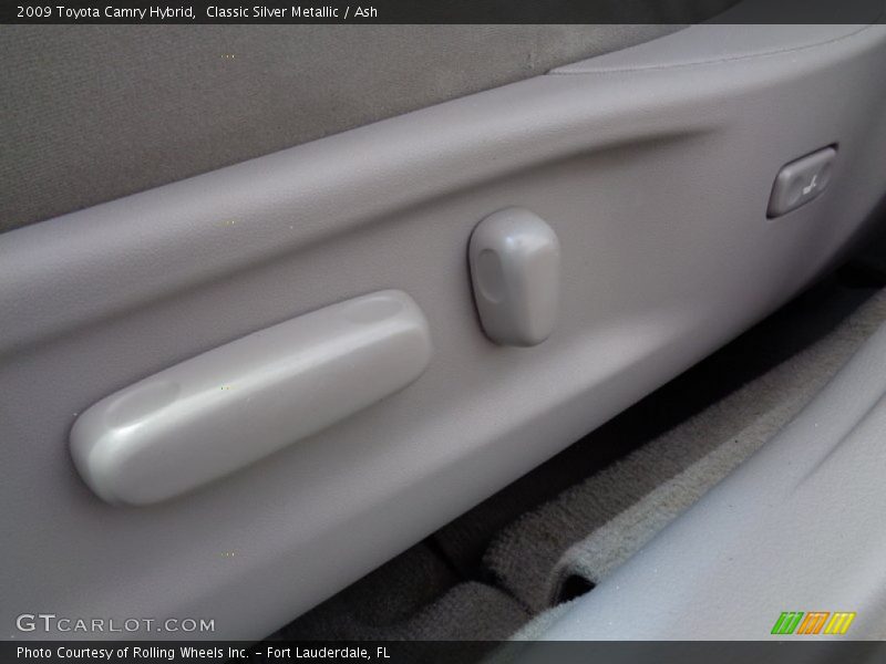 Classic Silver Metallic / Ash 2009 Toyota Camry Hybrid